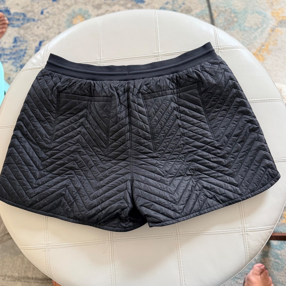 Athleta Apres Ski Short Womens 16 Black Quilted Puffer Insulated‎ Chevron 467120 - Picture 3 of 8